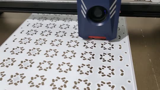 Impresora 3D imprimiendo un prototipo de molde